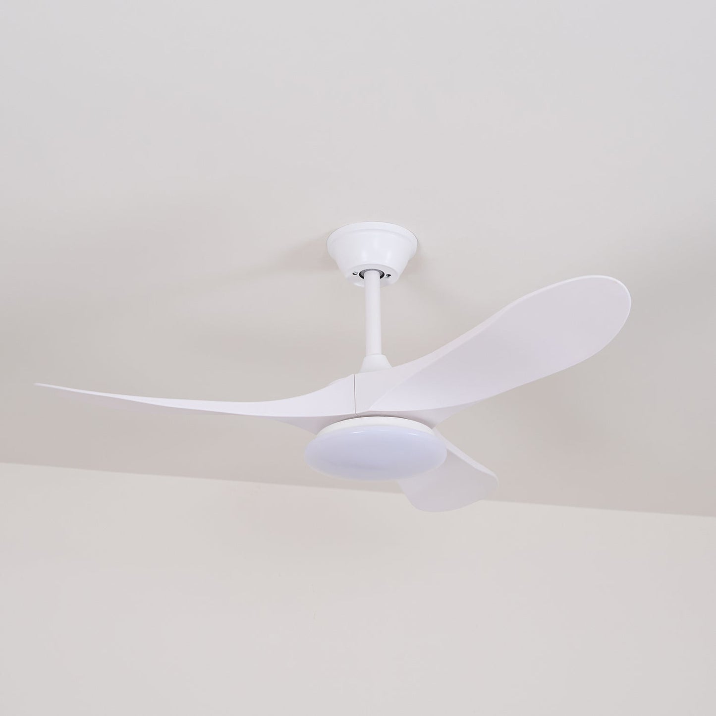 Moderne Plafondventilator met Verlichting – Hout & LED – 6 Snelheden – Afstandsbediening