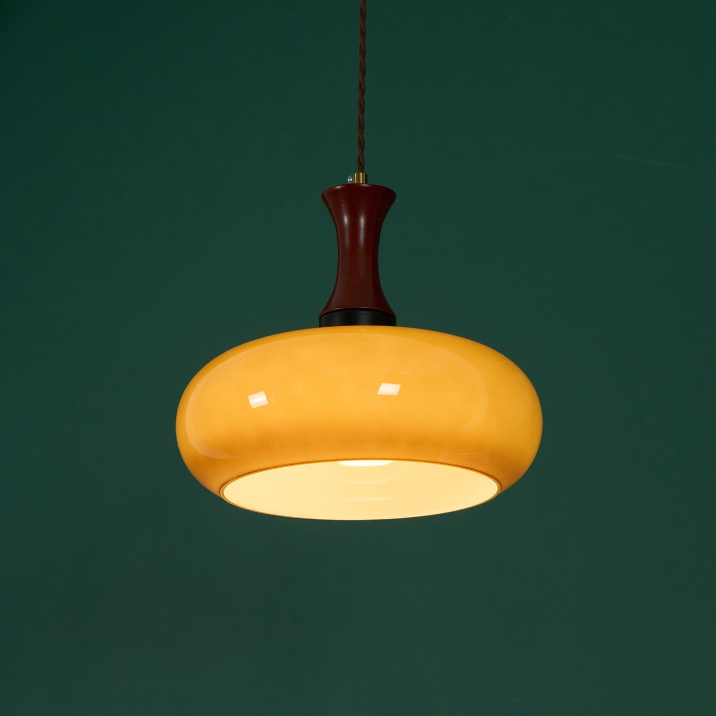 Amber glazen hanglamp – warme sfeerverlichting voor woonkamer en eetkamer