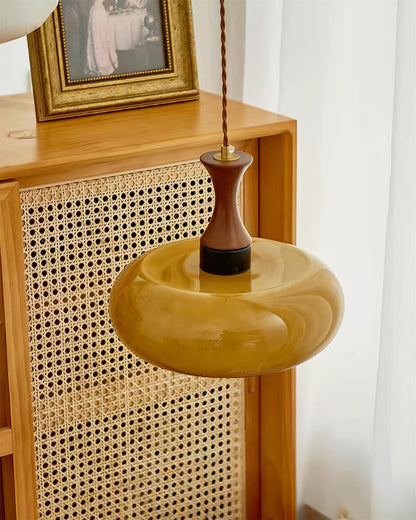 Amber glazen hanglamp – warme sfeerverlichting voor woonkamer en eetkamer
