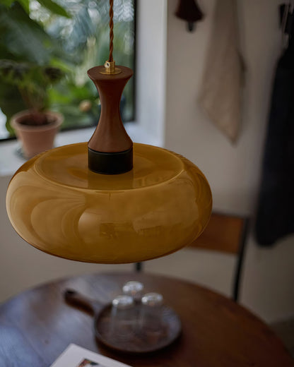 Amber glazen hanglamp – warme sfeerverlichting voor woonkamer en eetkamer