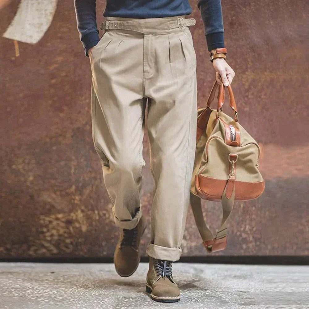 Chino Broek Met Plooide Voorkant en Klassieke Stijl