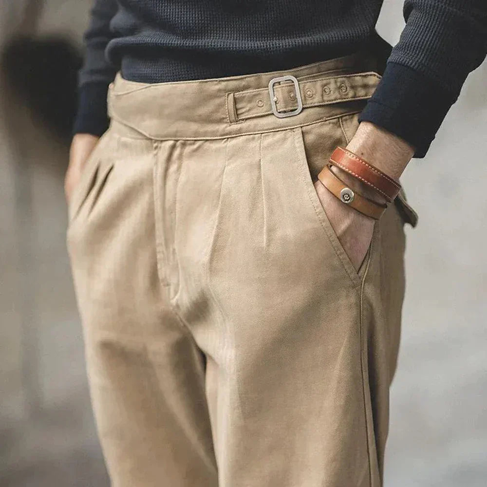 Chino Broek Met Plooide Voorkant en Klassieke Stijl