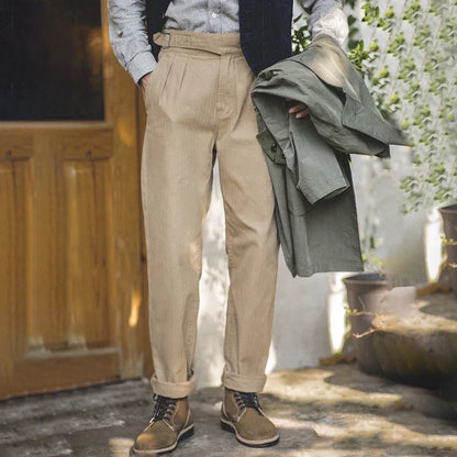 Chino Broek Met Plooide Voorkant en Klassieke Stijl