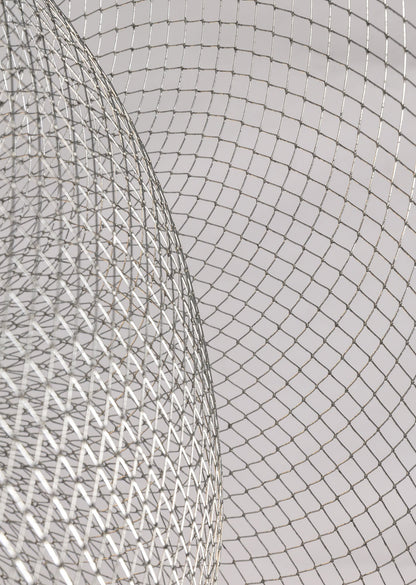 Geometrische Metalen Kroonluchter met Geïntegreerde LED en Messing Accenten – Drie Gelaagde Designlamp