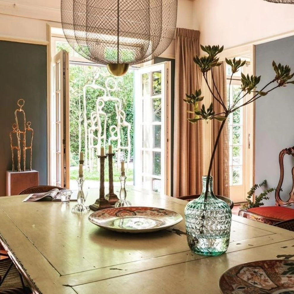 Geometrische Metalen Kroonluchter met Geïntegreerde LED en Messing Accenten – Drie Gelaagde Designlamp