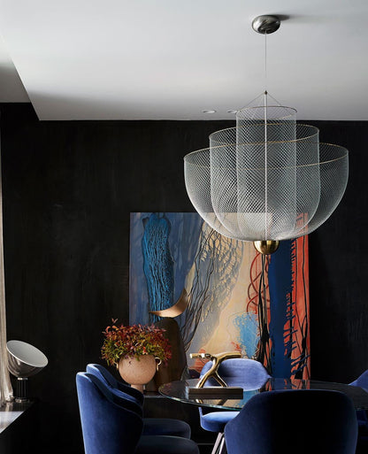 Geometrische Metalen Kroonluchter met Geïntegreerde LED en Messing Accenten – Drie Gelaagde Designlamp