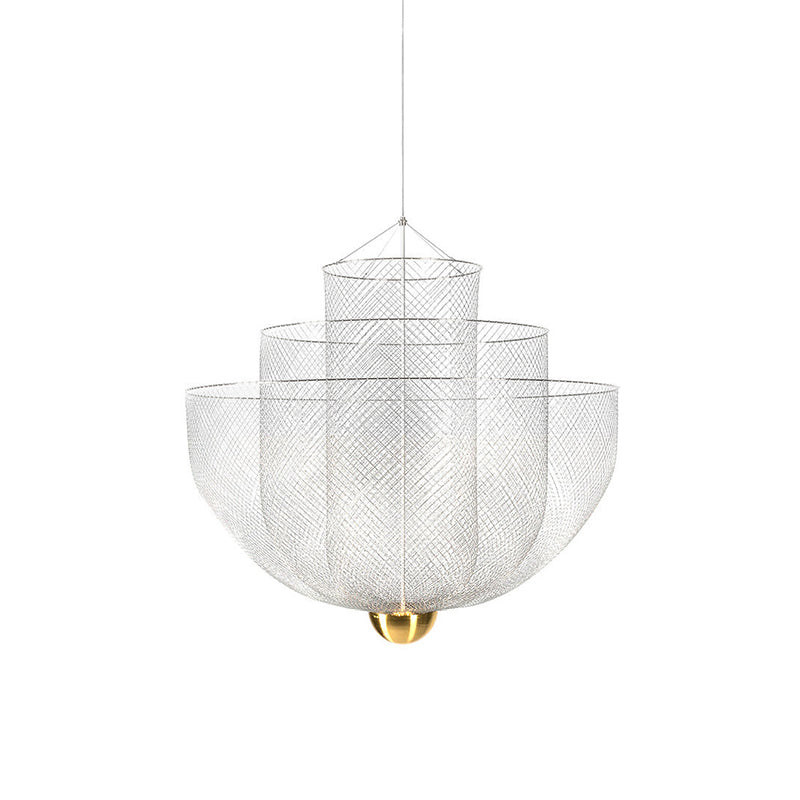 Geometrische Metalen Kroonluchter met Geïntegreerde LED en Messing Accenten – Drie Gelaagde Designlamp