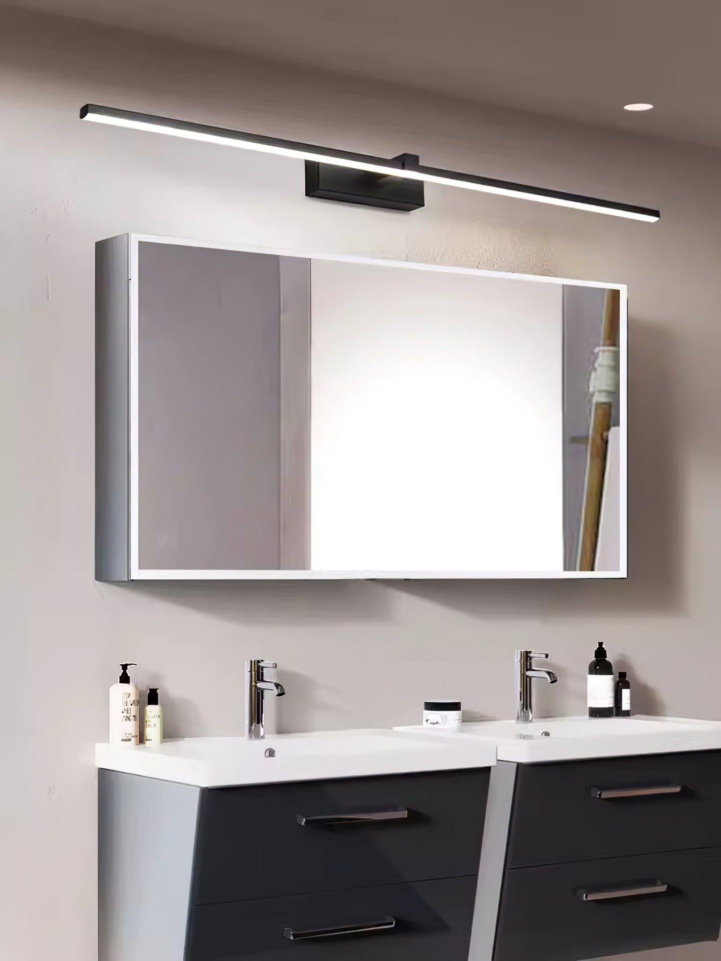 Lineaire Spiegelverlichting Metaal – Geïntegreerde LED Wandlamp in Zwart – 3 Lengtes