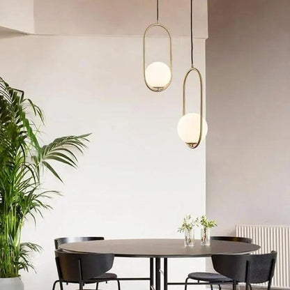 Scandinavische Hanglamp Mia met Gouden Armatuur en Glazen Kap – Moderne Plafondverlichting voor Eetkamer, Slaapkamer en Woonkamer