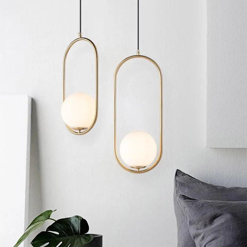 Scandinavische Hanglamp Mia met Gouden Armatuur en Glazen Kap – Moderne Plafondverlichting voor Eetkamer, Slaapkamer en Woonkamer