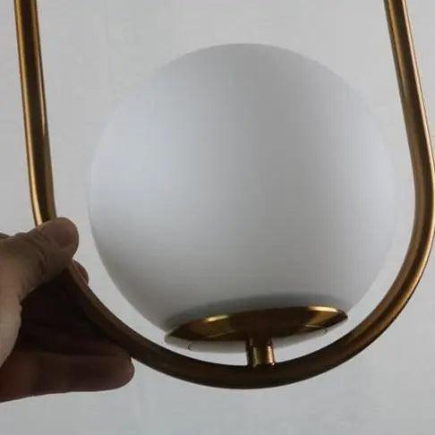 Scandinavische Hanglamp Mia met Gouden Armatuur en Glazen Kap – Moderne Plafondverlichting voor Eetkamer, Slaapkamer en Woonkamer