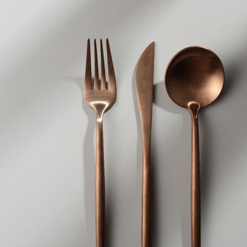 Minimalistisch Bestekset Titanium-Coating 18/10 Roestvrij Staal Premium Servies Modern Tafelgerei Luxe Eetgerei Chique Tafelstyling Elegant Cutlery Set 4 tot 16 Personen