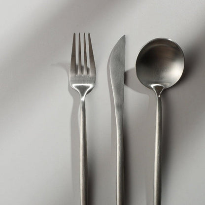 Minimalistisch Bestekset Titanium-Coating 18/10 Roestvrij Staal Premium Servies Modern Tafelgerei Luxe Eetgerei Chique Tafelstyling Elegant Cutlery Set 4 tot 16 Personen