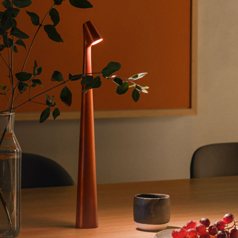 Dimbare LED Tafellamp met Elegante Afwerking en Warm Licht voor Sfeervolle Verlichting in Elke Ruimte