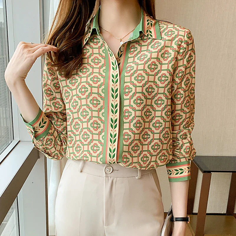 Vrouwelijke Blouse met Kettingprint Elegant Design