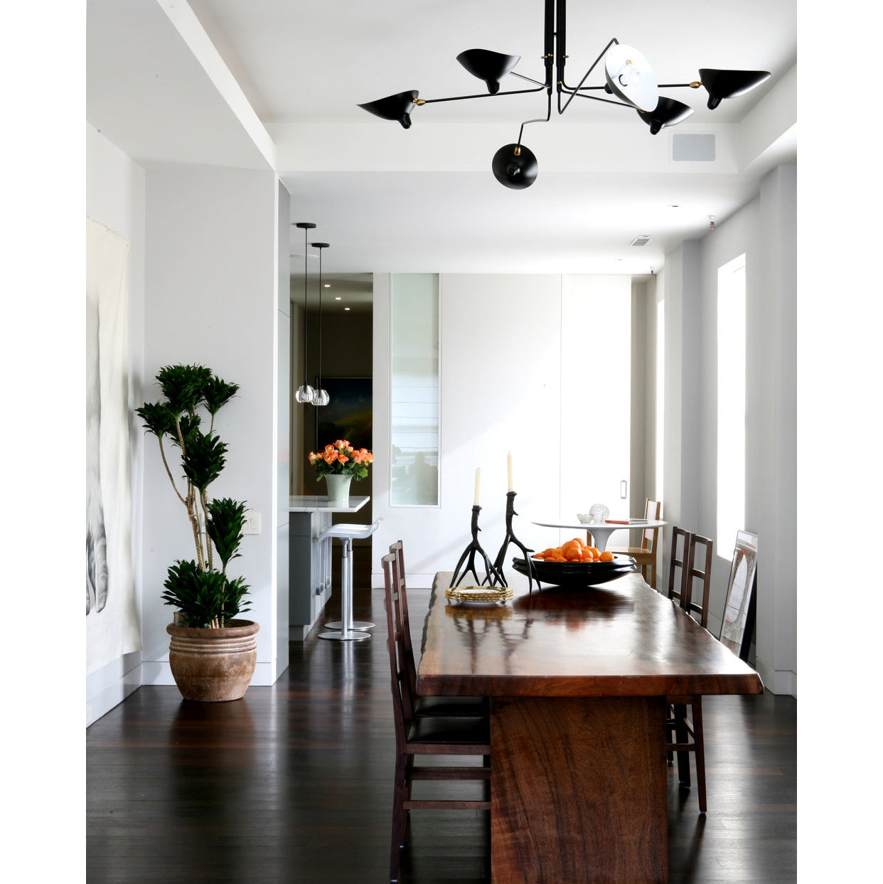 Verstelbare Spinlamp Multi-Arm Plafondlamp Industriële Design Messing Details Zwart Wit Scandinavisch Modern