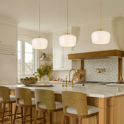 Hanglamp met Opaal Wit Glazen Kap en Antique Brass Fitting – 3-Lichts Hangverlichting voor Keukeneiland Eetkamer Woonkamer Scandinavisch Interieur