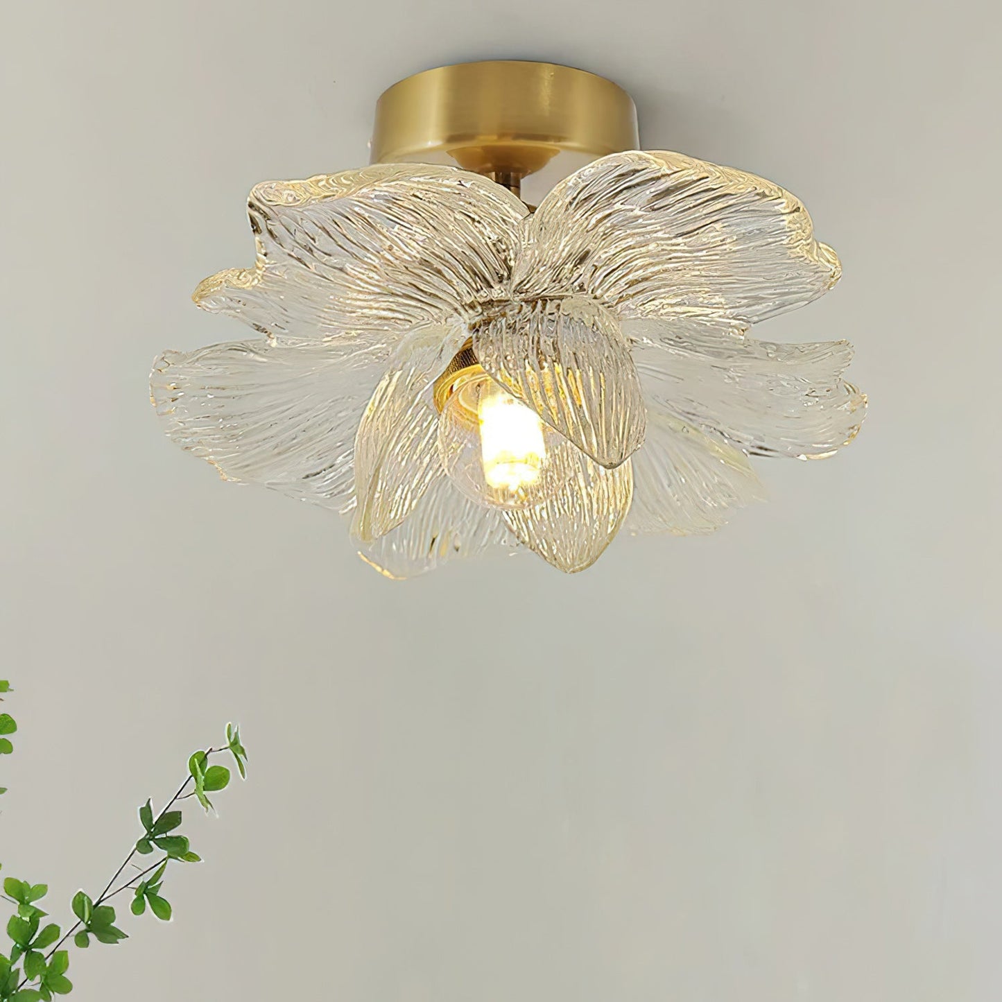 Plafondlamp met Bloesemontwerp in Hars en Messing – Elegante Verlichting voor Slaapkamer en Gang