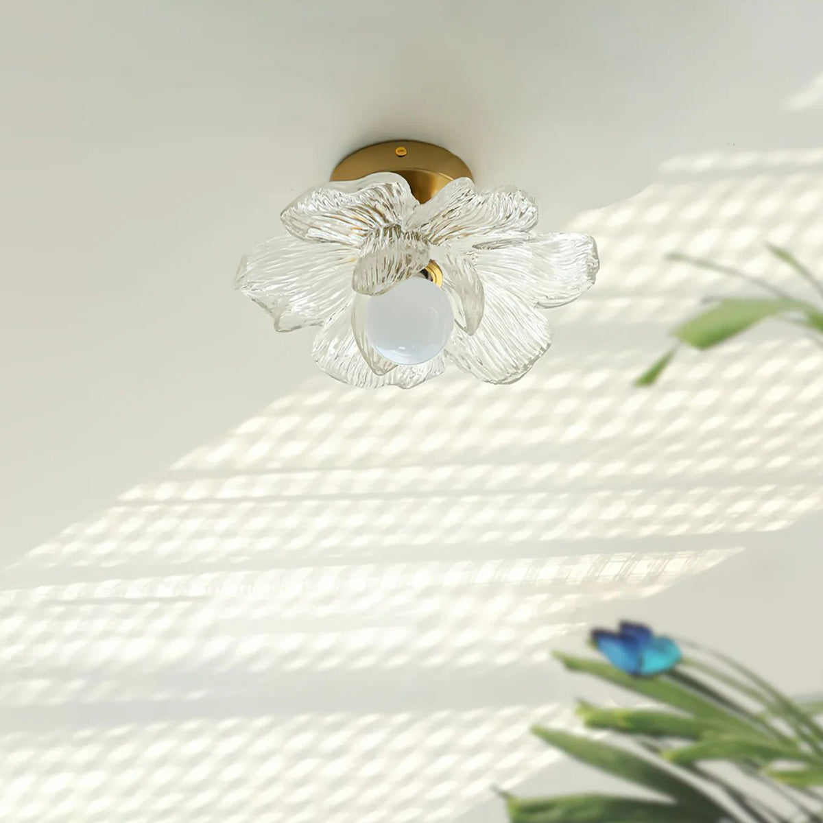 Plafondlamp met Bloesemontwerp in Hars en Messing – Elegante Verlichting voor Slaapkamer en Gang