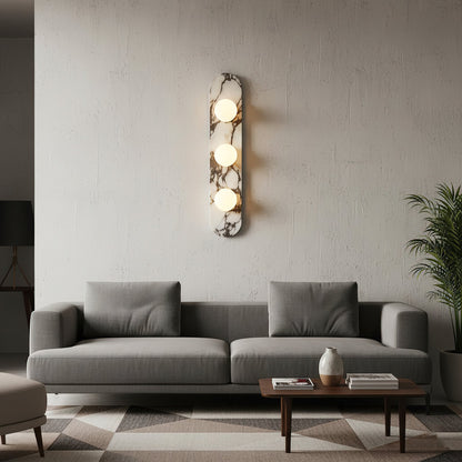 Design Wandlamp van Bulgari Marmer met Opaalglazen Bol – Italiaanse Mid-Century Wandverlichting voor Woonkamer, Hal en Slaapkamer