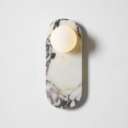 Design Wandlamp van Bulgari Marmer met Opaalglazen Bol – Italiaanse Mid-Century Wandverlichting voor Woonkamer, Hal en Slaapkamer