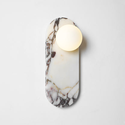 Design Wandlamp van Bulgari Marmer met Opaalglazen Bol – Italiaanse Mid-Century Wandverlichting voor Woonkamer, Hal en Slaapkamer