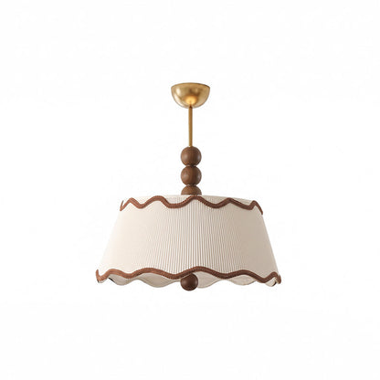 Plafondlamp met Geplooide Kap en Houten Kralen – Vintage Cottage Stijl voor Warm Sfeervol Licht