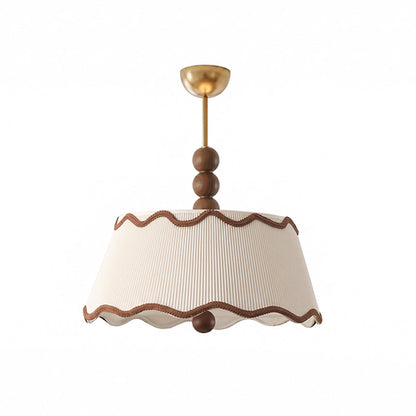 Plafondlamp met Geplooide Kap en Houten Kralen – Vintage Cottage Stijl voor Warm Sfeervol Licht