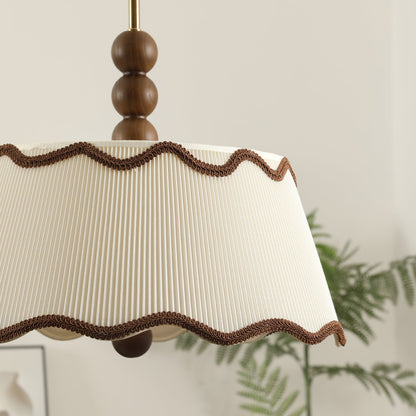 Plafondlamp met Geplooide Kap en Houten Kralen – Vintage Cottage Stijl voor Warm Sfeervol Licht