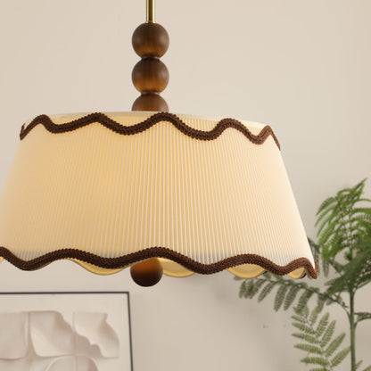 Plafondlamp met Geplooide Kap en Houten Kralen – Vintage Cottage Stijl voor Warm Sfeervol Licht