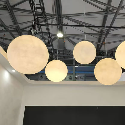 Maan Hanglamp – Realistische Textuur – 8 Maten Beschikbaar – Romantische Maanbol voor Slaapkamer Eetkamer Kinderkamer – Dimbaar Warm Licht – Schuine Plafondadapter Inbegrepen