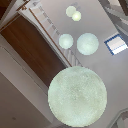 Maan Hanglamp – Realistische Textuur – 8 Maten Beschikbaar – Romantische Maanbol voor Slaapkamer Eetkamer Kinderkamer – Dimbaar Warm Licht – Schuine Plafondadapter Inbegrepen