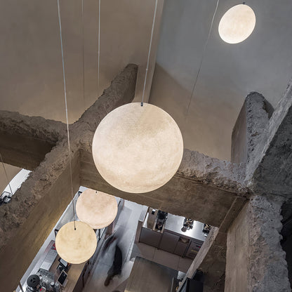 Maan Hanglamp – Realistische Textuur – 8 Maten Beschikbaar – Romantische Maanbol voor Slaapkamer Eetkamer Kinderkamer – Dimbaar Warm Licht – Schuine Plafondadapter Inbegrepen
