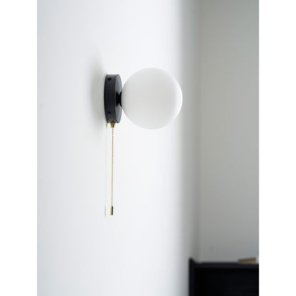 Glazen Wandlamp Scandinavisch Design met Ronde Bolkap Wit Glas G9 Fitting Compact & Modern Sfeervol voor Slaapkamer Hal