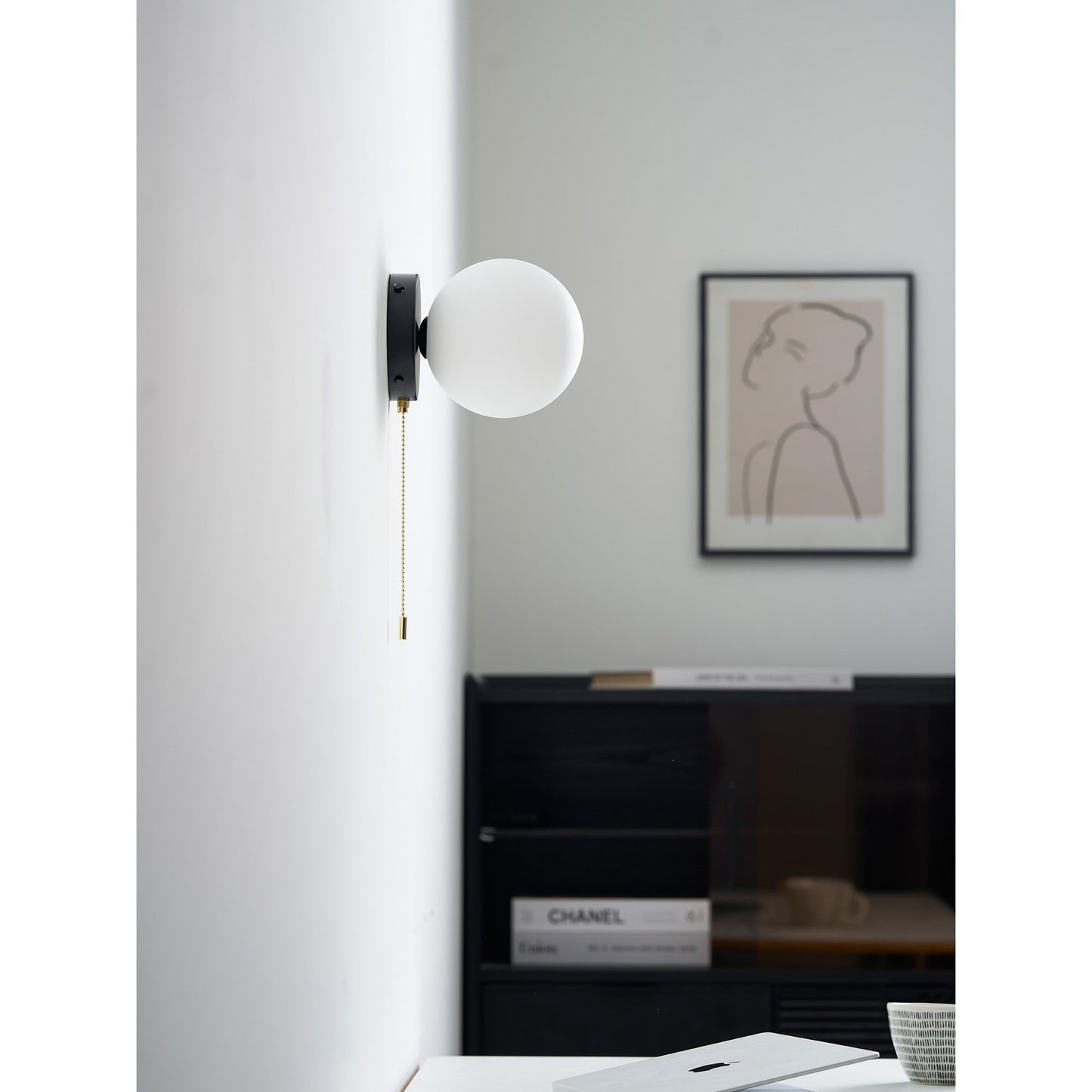Glazen Wandlamp Scandinavisch Design met Ronde Bolkap Wit Glas G9 Fitting Compact & Modern Sfeervol voor Slaapkamer Hal