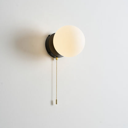 Glazen Wandlamp Scandinavisch Design met Ronde Bolkap Wit Glas G9 Fitting Compact & Modern Sfeervol voor Slaapkamer Hal