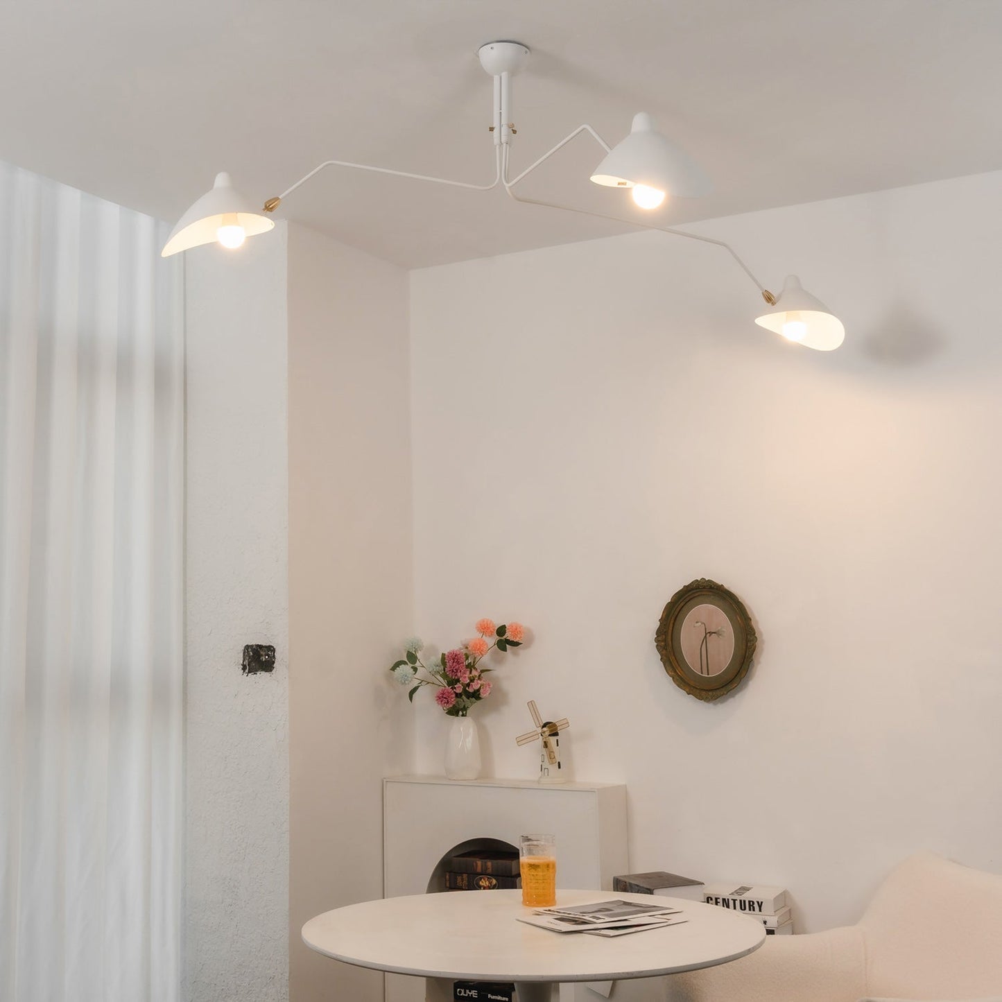 Verstelbare Spinlamp Multi-Arm Plafondlamp Industriële Design Messing Details Zwart Wit Scandinavisch Modern
