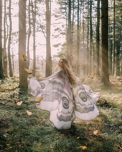 Nachtvlinder Cape Grey Moth – Elegante Vleugelomhang voor Creatieve Momenten