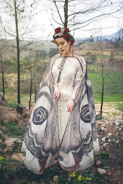 Nachtvlinder Cape Grey Moth – Elegante Vleugelomhang voor Creatieve Momenten