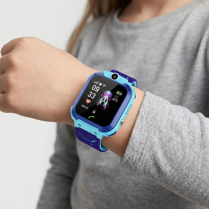 Smartwatch met GPS-Tracker voor Kinderen — Belfunctie + SOS-Knop + Camera — Verstelbare Band 5 Kleuren