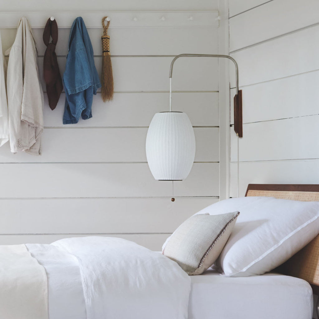 Wandlamp met Scharnierende Kap - Plug-In - Verstelbare Lichtrichting - Scandinavisch Design - Walnoot Accent