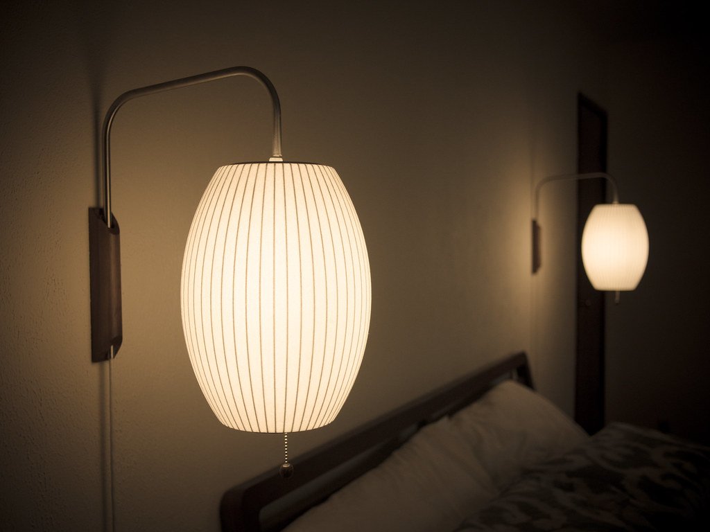 Wandlamp Zijden Kap Walnoot Metaal Wit Woonkamer Slaapkamer