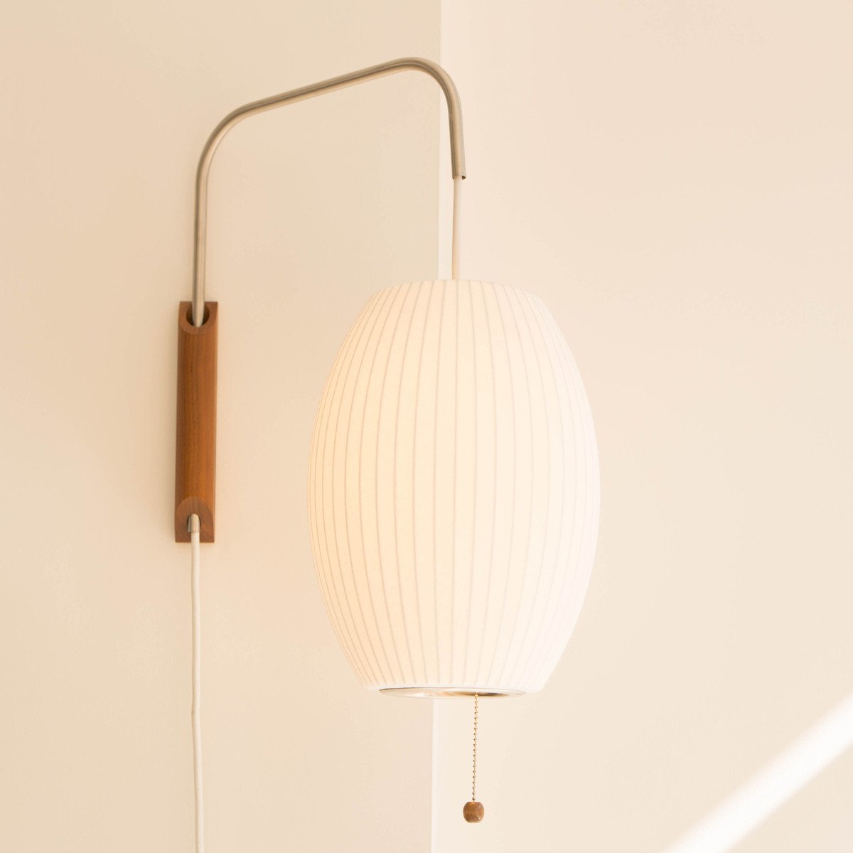 Wandlamp Zijden Kap Walnoot Metaal Wit Woonkamer Slaapkamer