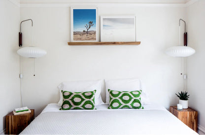 Wandlamp met Scharnierende Kap - Plug-In - Verstelbare Lichtrichting - Scandinavisch Design - Walnoot Accent