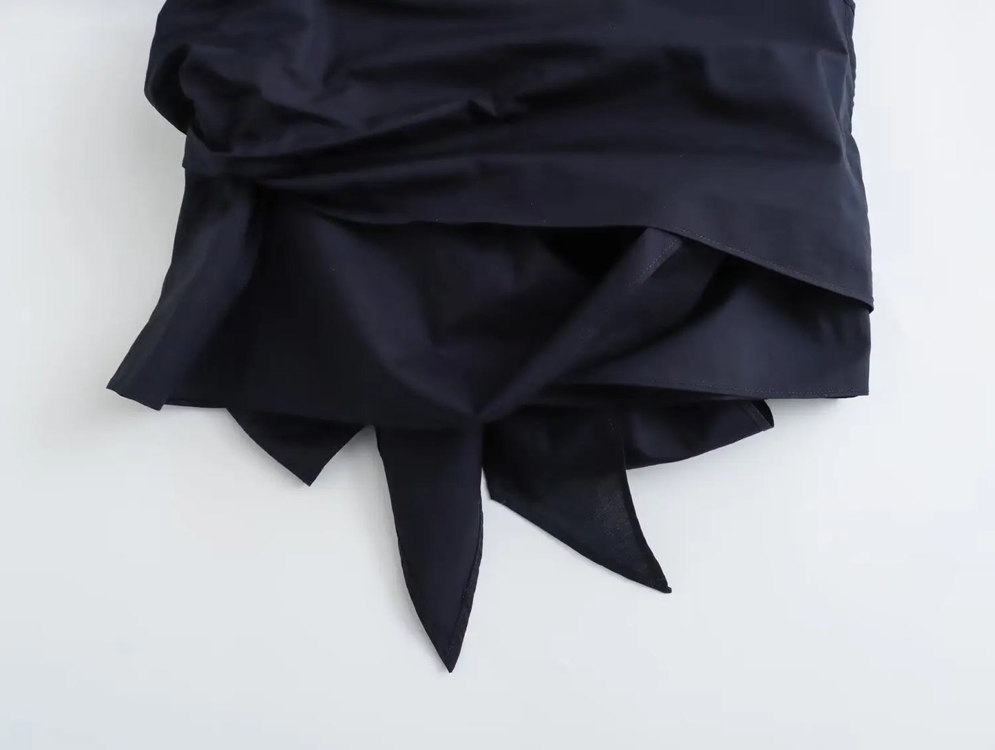 Vrouwelijke Blouse met Lange Mouwen en Strik Details