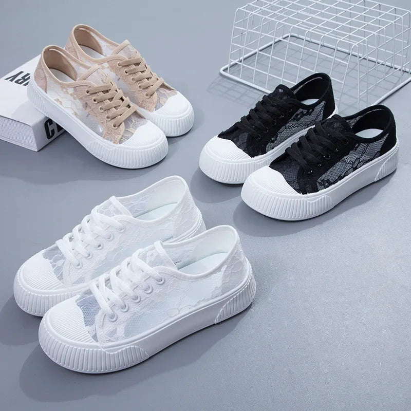 Vrouwelijke Florale Sneakers met Mesh Paneel