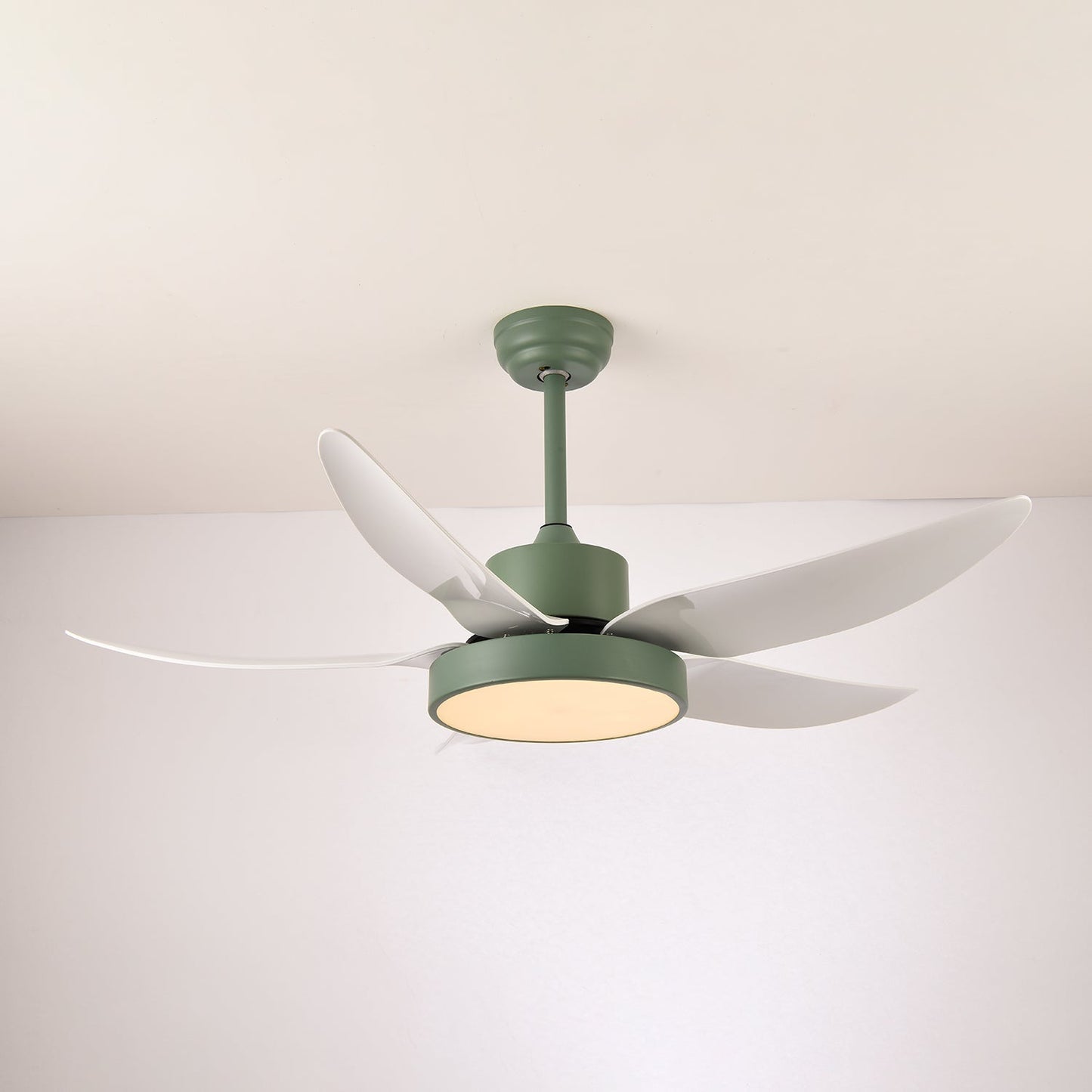 Moderne Plafondventilator Auron met Geïntegreerde LED-Verlichting | Stil & Stijlvol