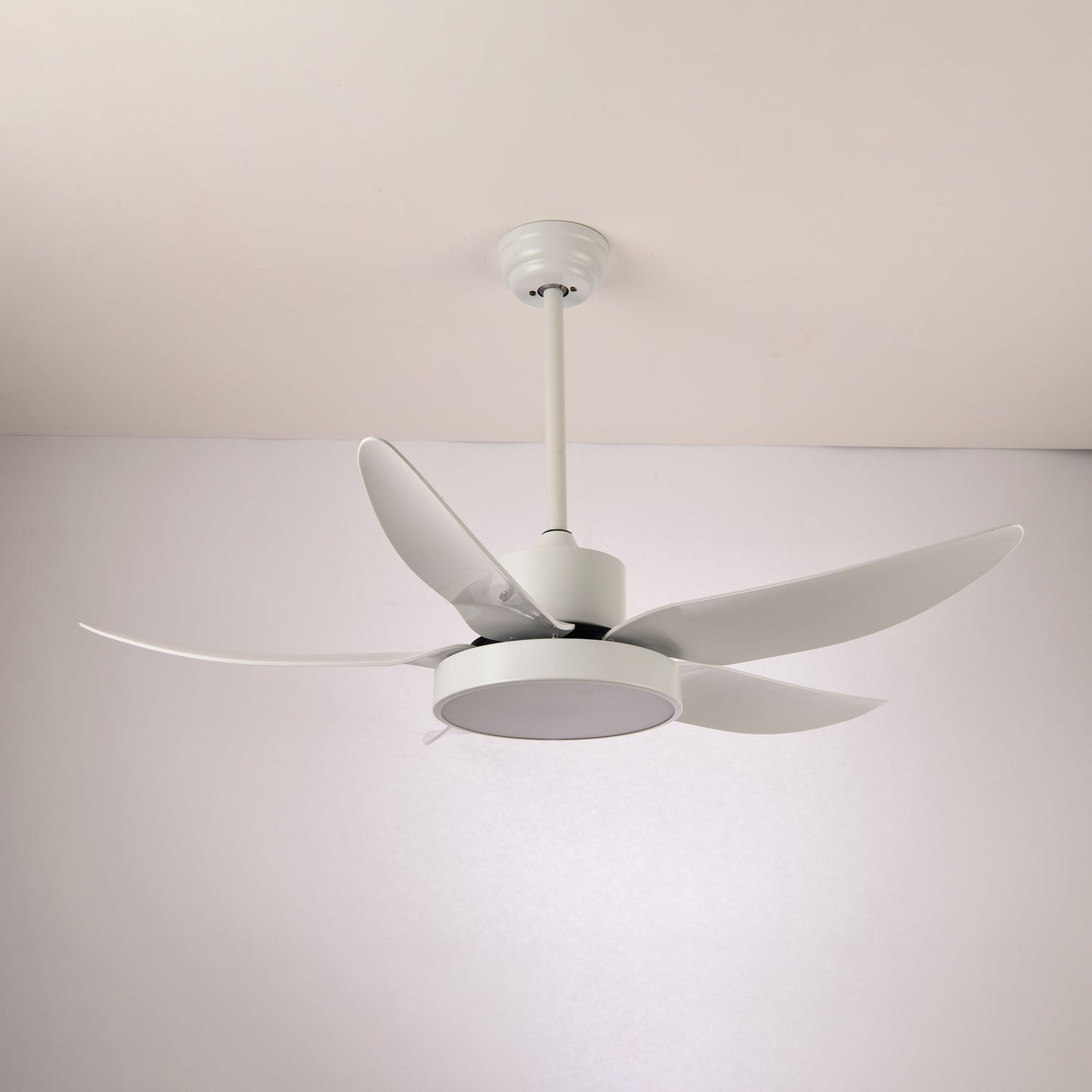 Moderne Plafondventilator Auron met Geïntegreerde LED-Verlichting | Stil & Stijlvol