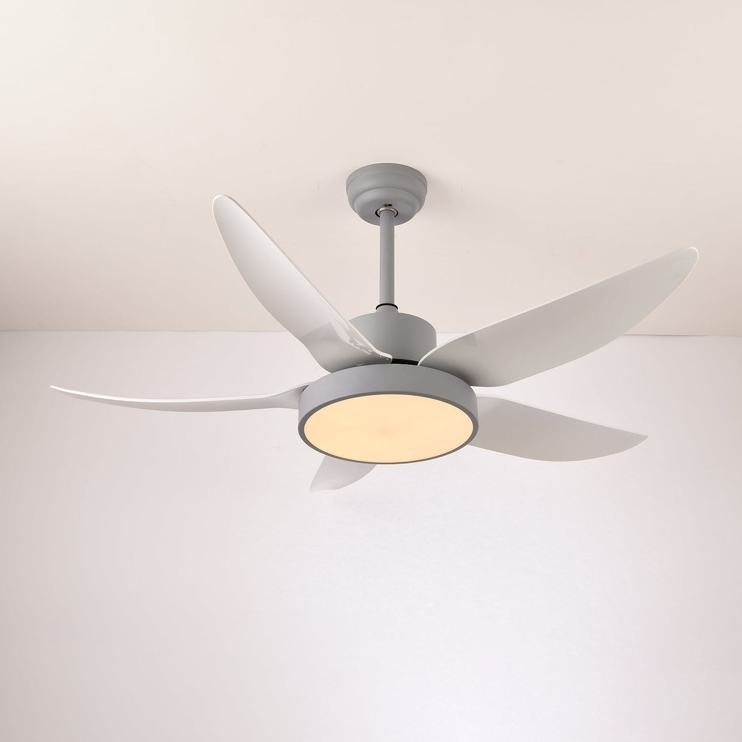 Moderne Plafondventilator Auron met Geïntegreerde LED-Verlichting | Stil & Stijlvol