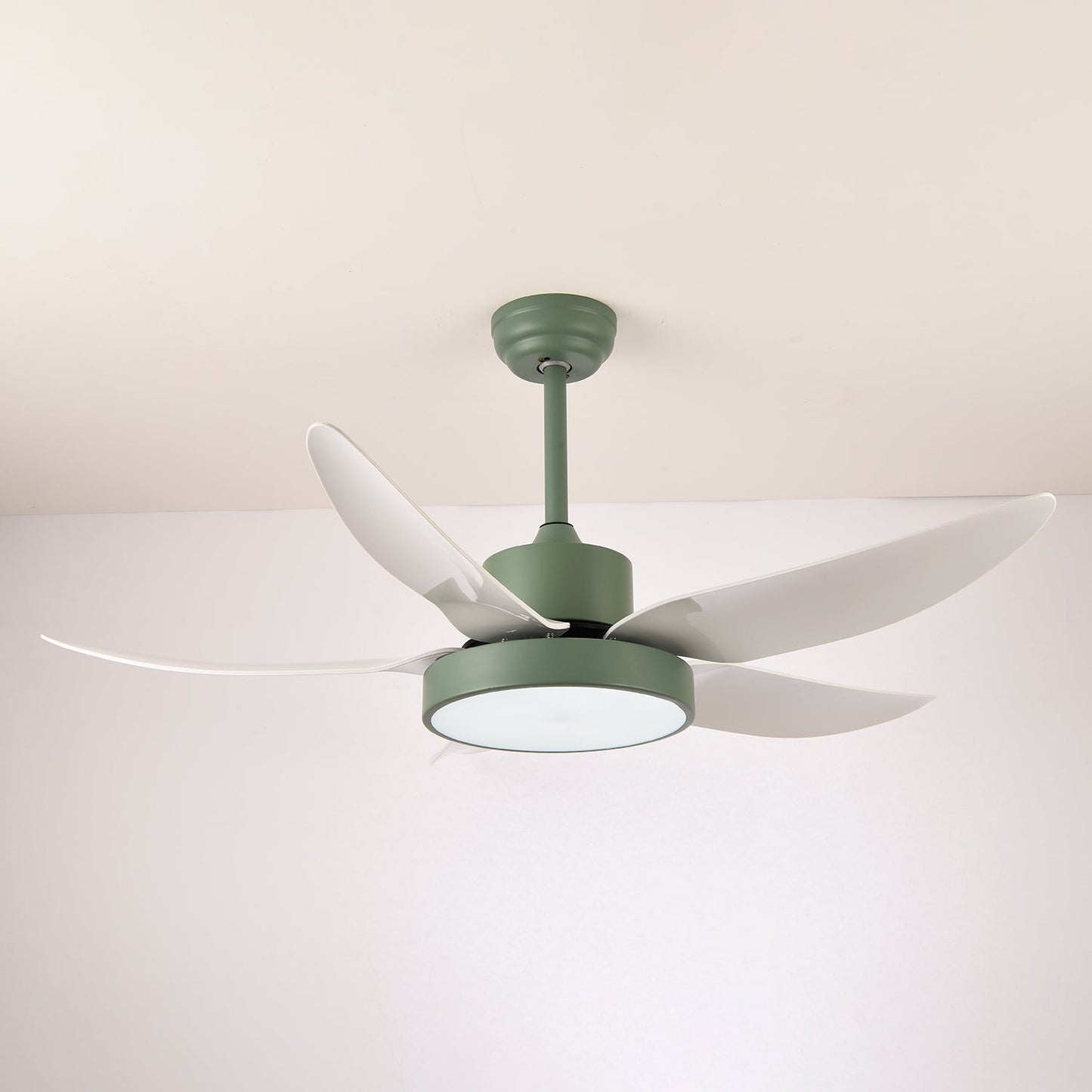 Moderne Plafondventilator Auron met Geïntegreerde LED-Verlichting | Stil & Stijlvol